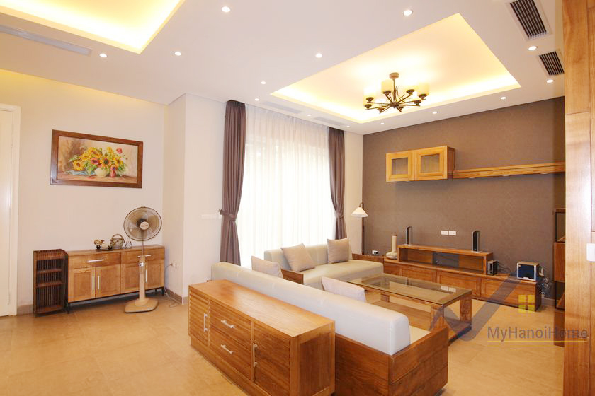 Thuê biệt thự đơn lập Vinhomes Riverside có Gara trong nhà 1