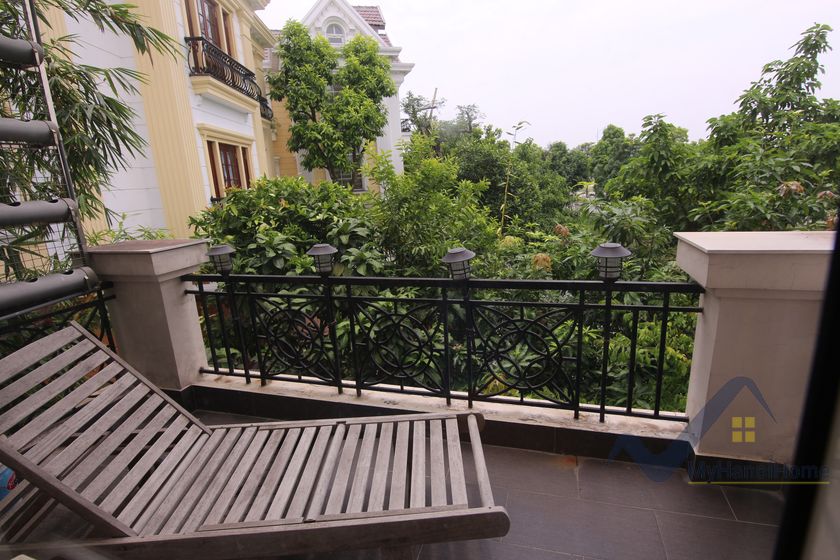 Thuê biệt thự đơn lập Vinhomes Riverside có Gara trong nhà 12
