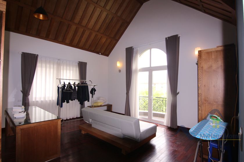 Thuê biệt thự đơn lập Vinhomes Riverside có Gara trong nhà 14