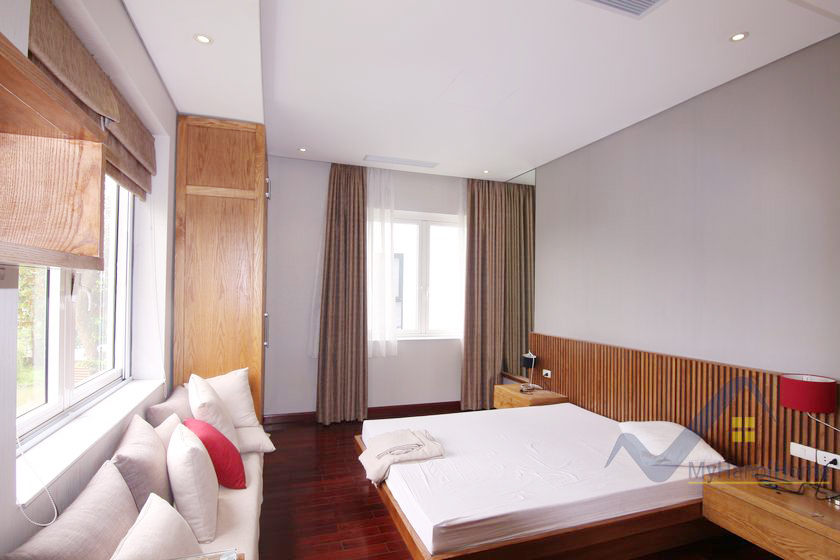 Thuê biệt thự đơn lập Vinhomes Riverside có Gara trong nhà 6