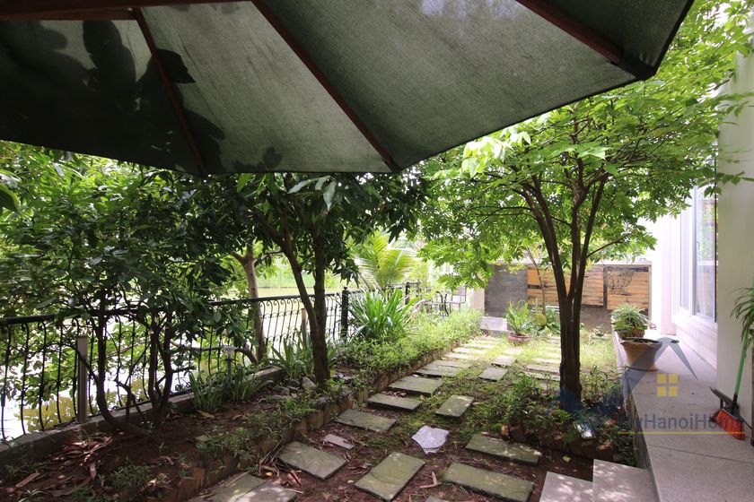 Thuê biệt thự đơn lập Vinhomes Riverside có Gara trong nhà 1