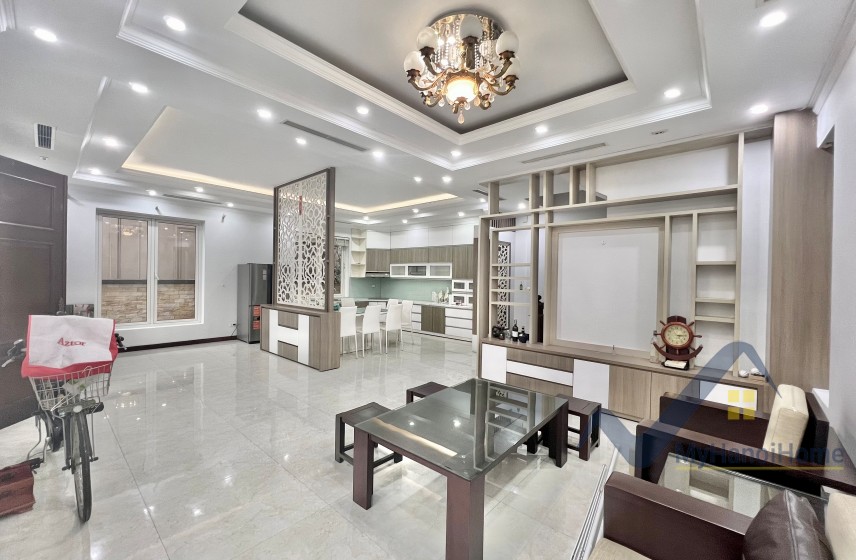 Thuê biệt thự đơn lập Vinhomes Riverside full nội thất giá tốt nhất 1