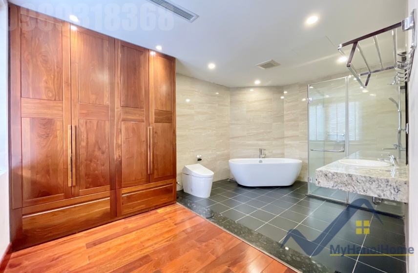 Thuê biệt thự đơn lập Vinhomes Riverside gần trường BIS và Almaz, full đồ 17