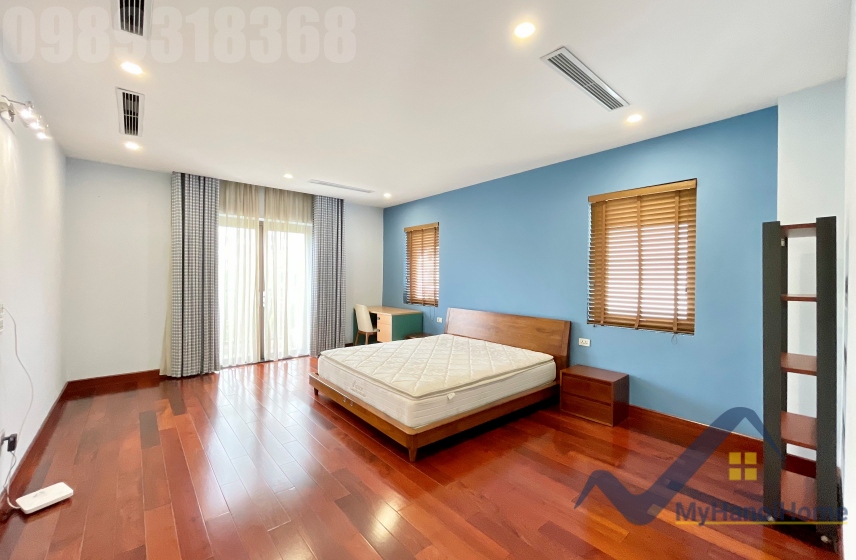 Thuê biệt thự đơn lập Vinhomes Riverside gần trường BIS và Almaz, full đồ 18