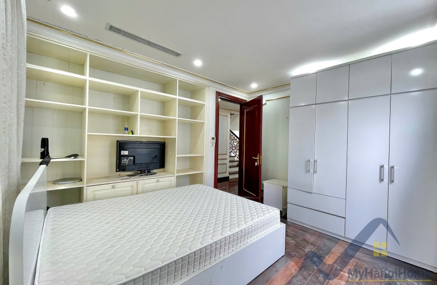 Thuê biệt thự đơn lập Vinhomes Riverside Long Biên có sông và hầm 27