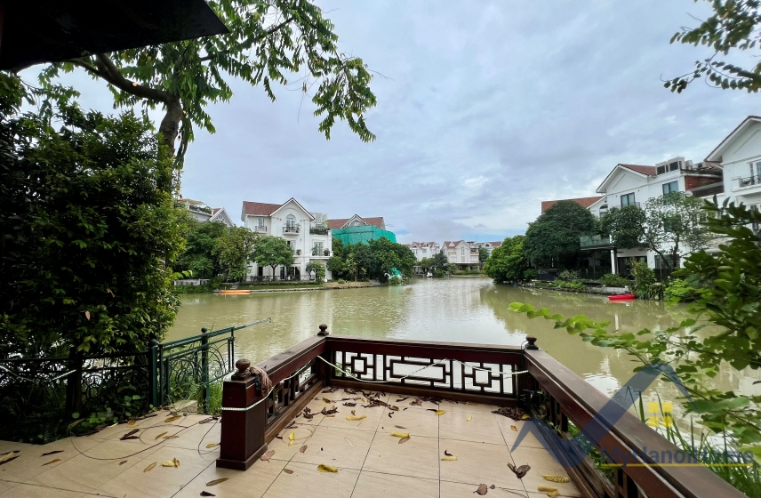 Thuê biệt thự đơn lập Vinhomes Riverside phong cách tân cổ điển 11