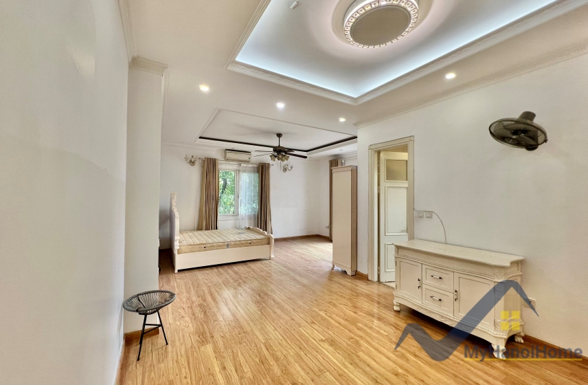 Thuê biệt thự đơn lập Vinhomes Riverside phong cách tân cổ điển 19