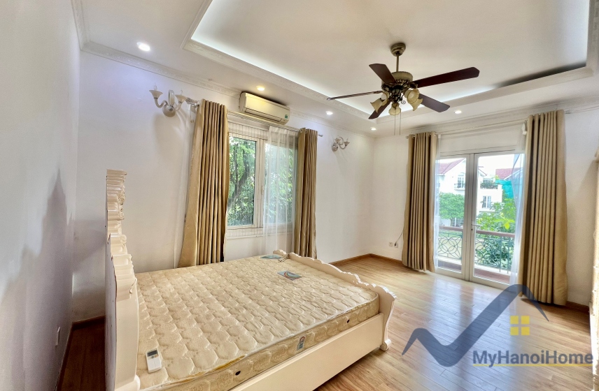 Thuê biệt thự đơn lập Vinhomes Riverside phong cách tân cổ điển 20