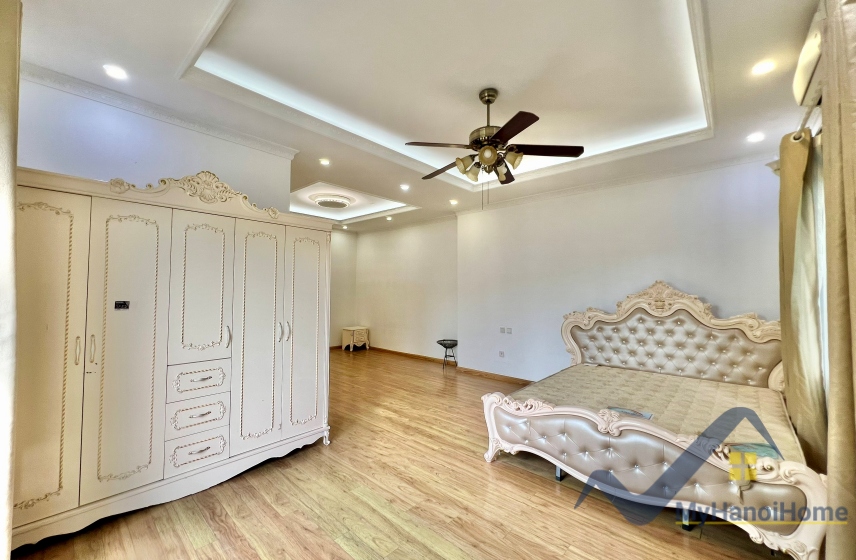 Thuê biệt thự đơn lập Vinhomes Riverside phong cách tân cổ điển 21