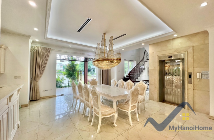 Thuê biệt thự đơn lập Vinhomes Riverside phong cách tân cổ điển 3