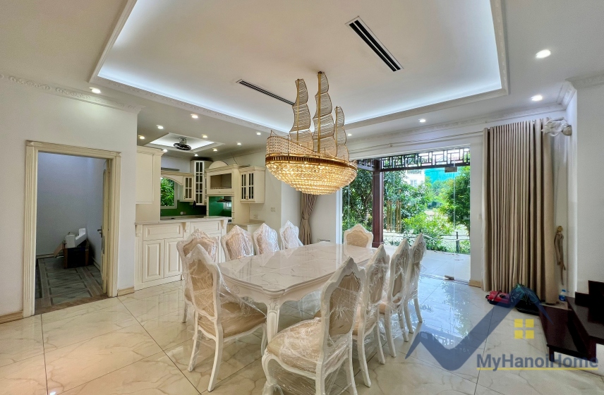 Thuê biệt thự đơn lập Vinhomes Riverside phong cách tân cổ điển 4
