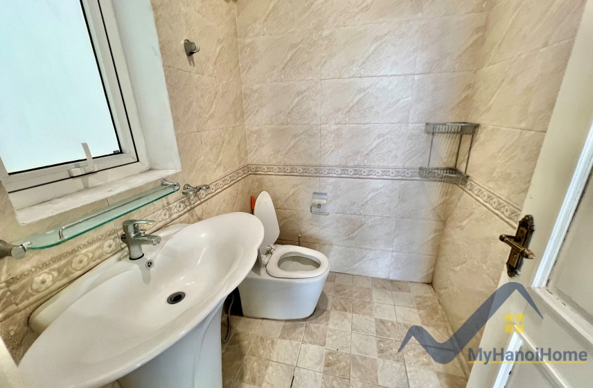 Thuê biệt thự đơn lập Vinhomes Riverside phong cách tân cổ điển 8