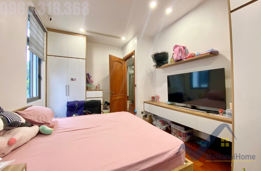 Thuê biệt thự Harmony đủ đồ, có thang máy bên Hồ 13