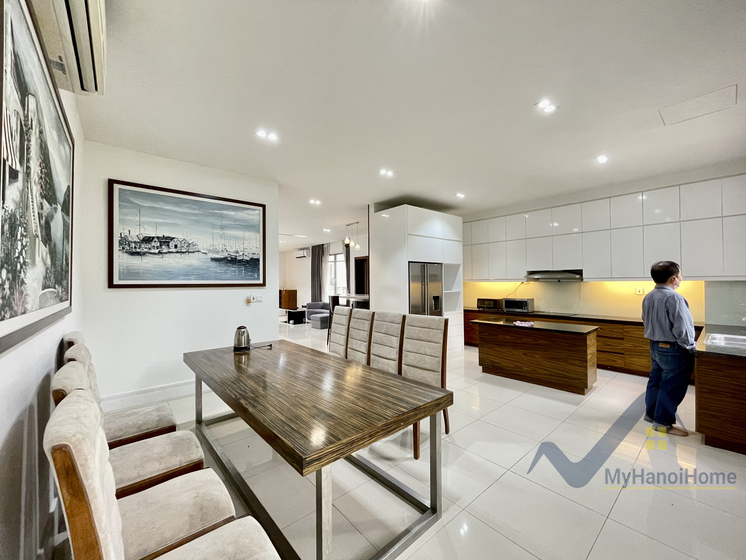 Thuê biệt thự Hoa Sữa Vinhome Riverside trang bị full đồ 4