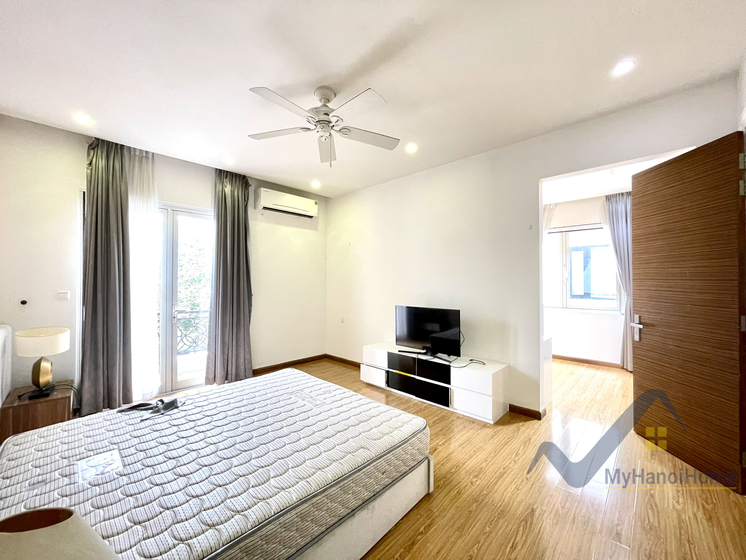 Thuê biệt thự Hoa Sữa Vinhome Riverside trang bị full đồ 9