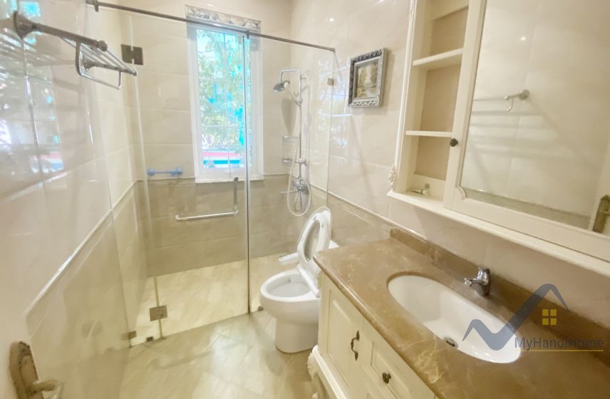 Thuê biệt thự Hoa Sữa Vinhomes Riverside full đồ, tầng hầm 13