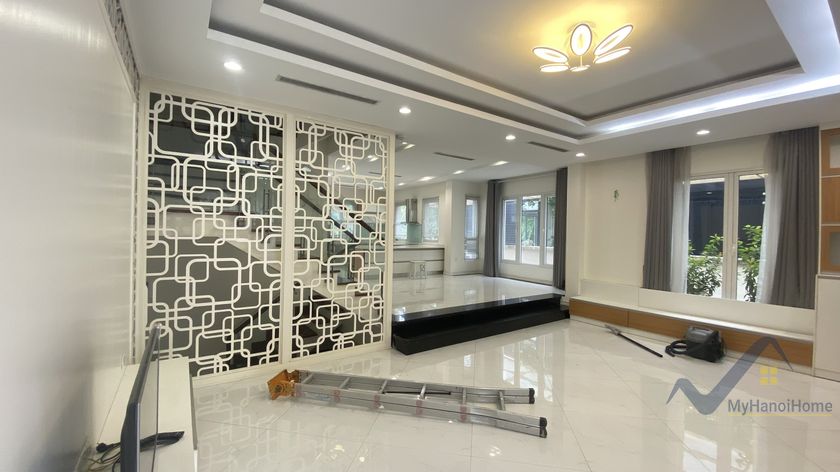 Thuê biệt thự song lập đầy đủ đồ Vinhomes Riverside, 4PN có sông 1
