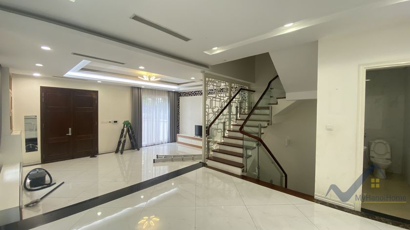 Thuê biệt thự song lập đầy đủ đồ Vinhomes Riverside, 4PN có sông 3