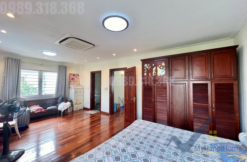Thuê biệt thự song lập Vinhome Riverside gần BIS, có tầng hầm 14