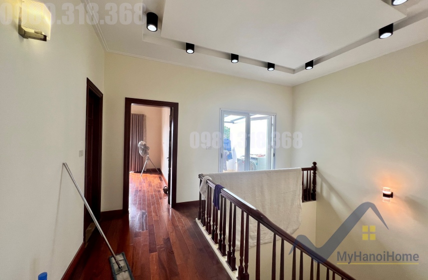 Thuê biệt thự song lập Vinhome Riverside gần BIS, có tầng hầm 16