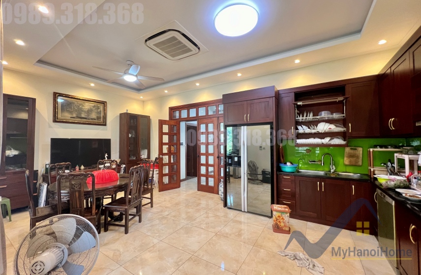 Thuê biệt thự song lập Vinhome Riverside gần BIS, có tầng hầm 4