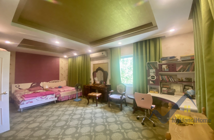 Thuê biệt thự song lập Vinhomes Riverside đầy đủ nội thất, gần BIS 10