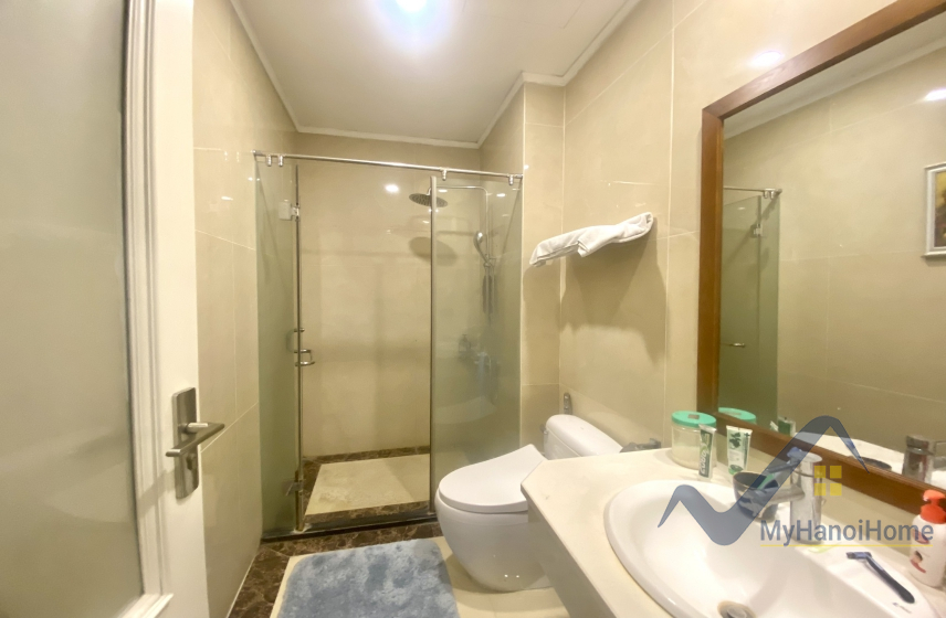 Thuê biệt thự song lập Vinhomes Riverside đầy đủ nội thất, gần BIS 15