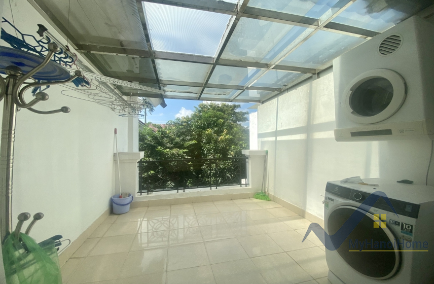 Thuê biệt thự song lập Vinhomes Riverside đầy đủ nội thất, gần BIS 21