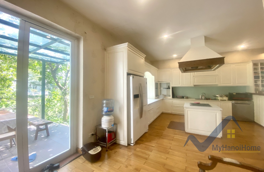 Thuê biệt thự song lập Vinhomes Riverside đầy đủ nội thất, gần BIS 4