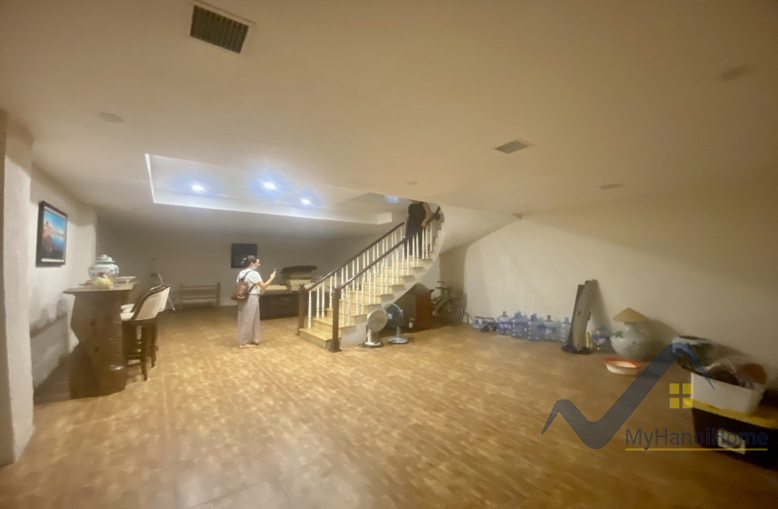 Thuê biệt thự song lập Vinhomes Riverside đầy đủ nội thất, gần BIS 7