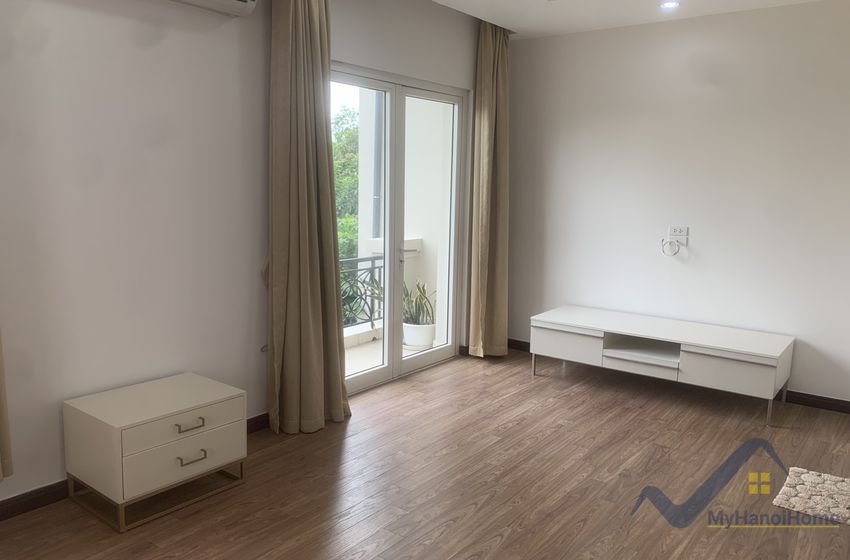 Thuê biệt thự song lập Vinhomes Riverside đủ đồ gần Almaz 10