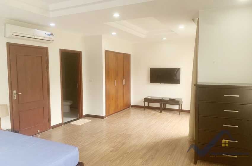 Thuê biệt thự song lập Vinhomes Riverside đủ đồ gần Almaz 14