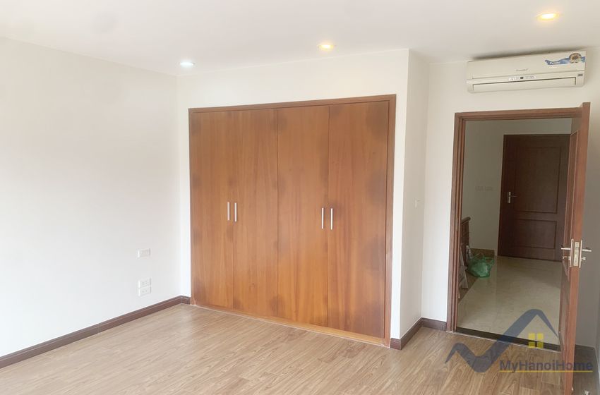 Thuê biệt thự song lập Vinhomes Riverside đủ đồ gần Almaz 20