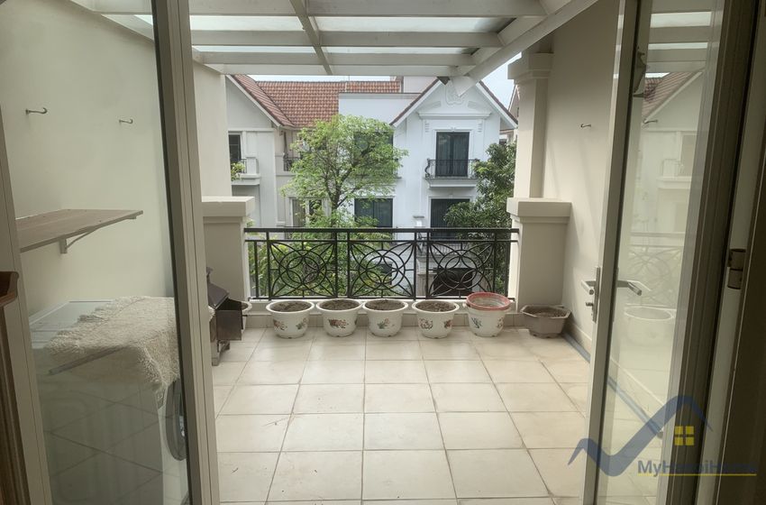 Thuê biệt thự song lập Vinhomes Riverside đủ đồ gần Almaz 21