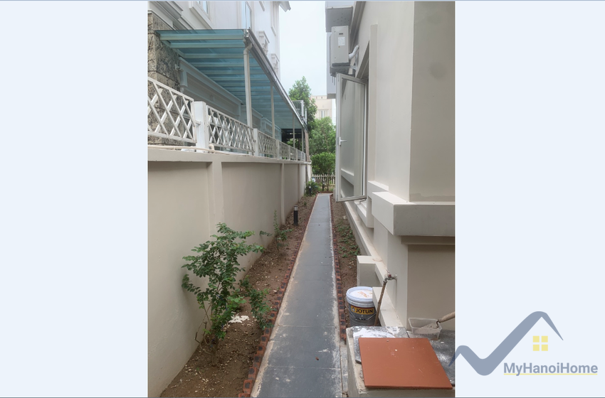 Thuê biệt thự song lập Vinhomes Riverside đủ đồ gần Almaz 7