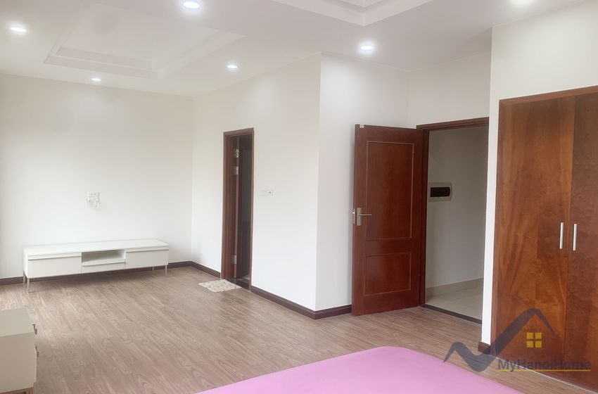 Thuê biệt thự song lập Vinhomes Riverside đủ đồ gần Almaz 8