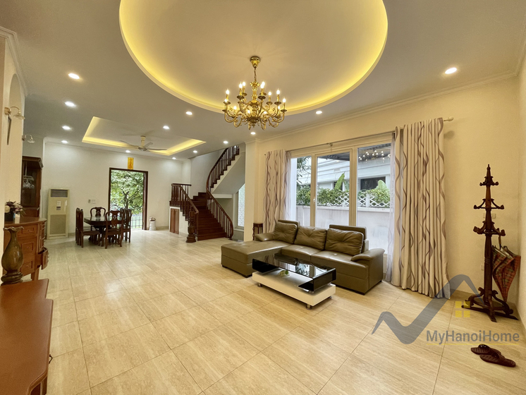 Thuê biệt thự Vinhomes Riverside, full đồ căn đơn lập 1