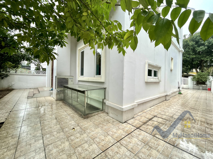 Thuê biệt thự Vinhomes Riverside, full đồ căn đơn lập 18