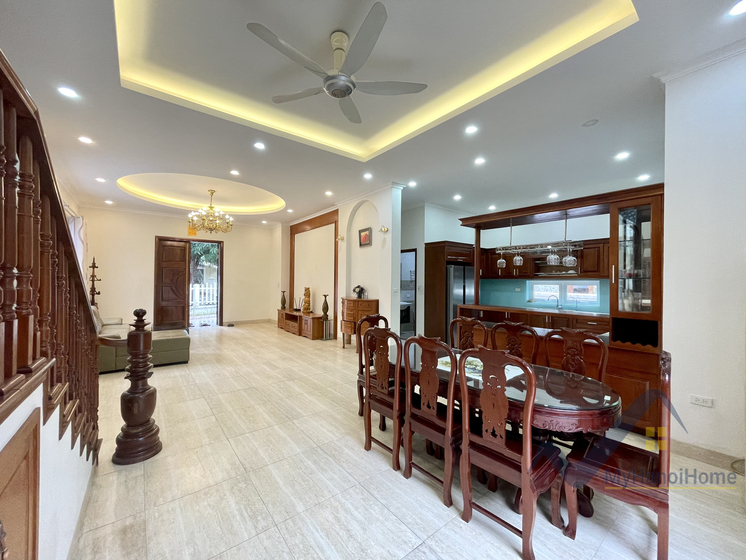 Thuê biệt thự Vinhomes Riverside, full đồ căn đơn lập 3
