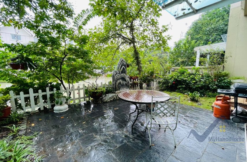 Thuê biệt thự Vinhomes Riverside full nội thất Tân Cổ Điển 8