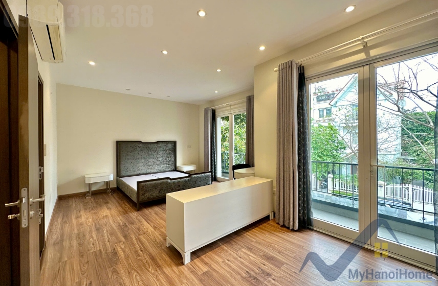 Thuê biệt thự Vinhomes Riverside Hoa Sữa, 200m2 full nội thất 18