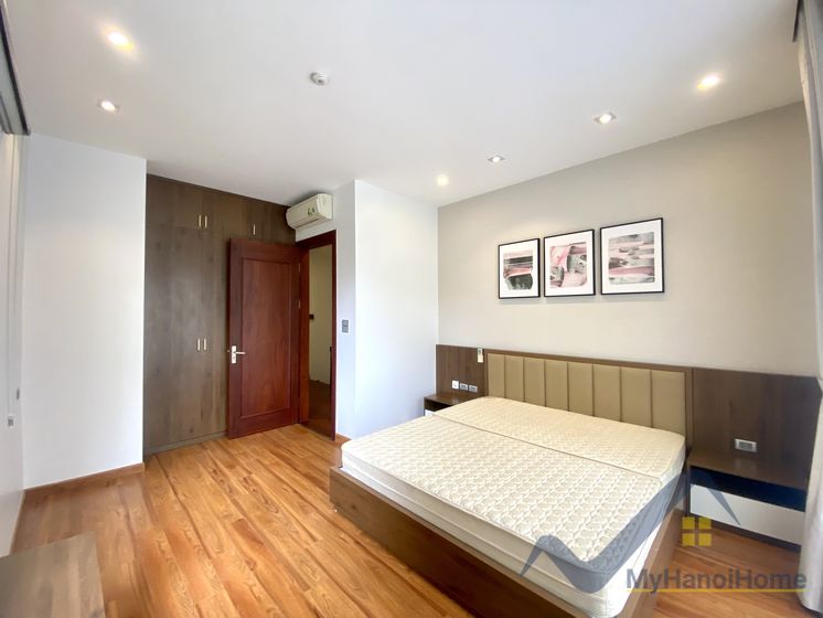 Thuê biệt thự Vinhomes Riverside song lập, có phòng Karaoke 13