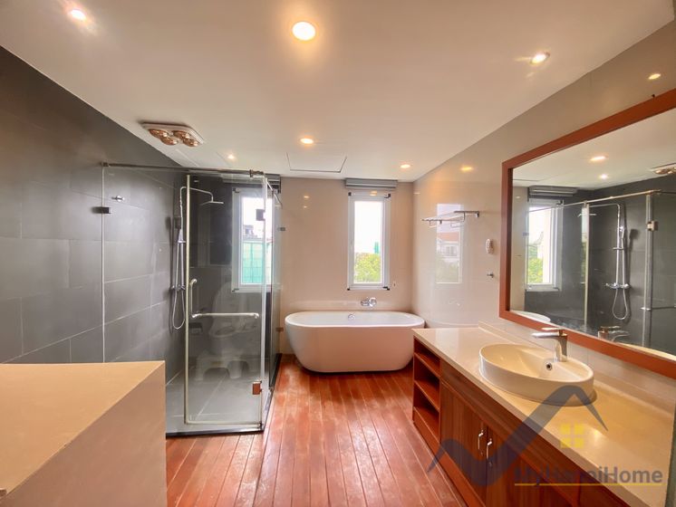 Thuê biệt thự Vinhomes Riverside song lập, có phòng Karaoke 20