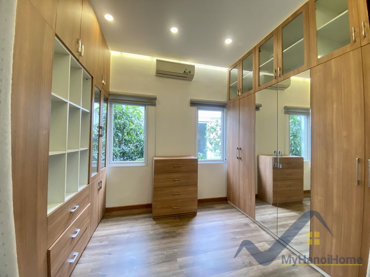 Thuê biệt thự Vinhomes Riverside song lập, có phòng Karaoke 21