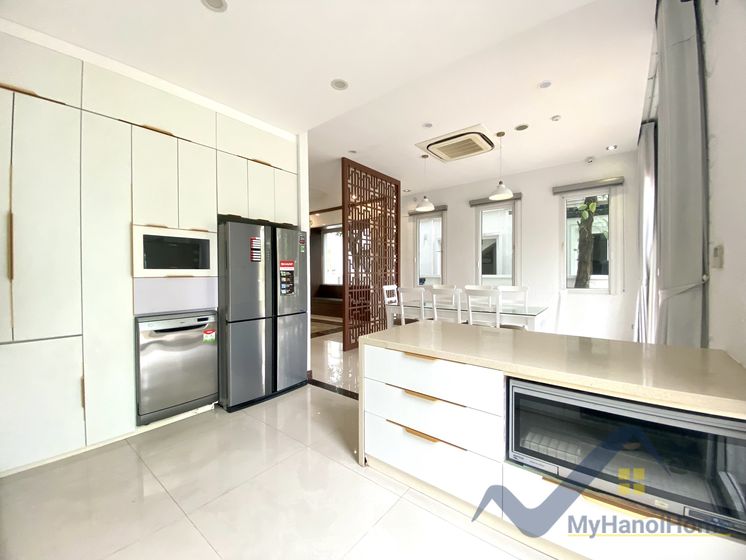 Thuê biệt thự Vinhomes Riverside song lập, có phòng Karaoke 6
