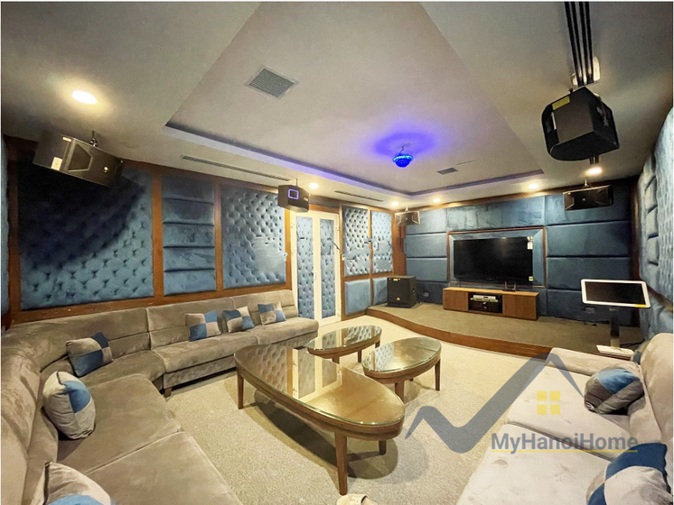 Thuê biệt thự Vinhomes Riverside song lập, có phòng Karaoke 7
