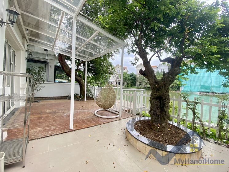 Thuê biệt thự Vinhomes Riverside song lập, có phòng Karaoke 8