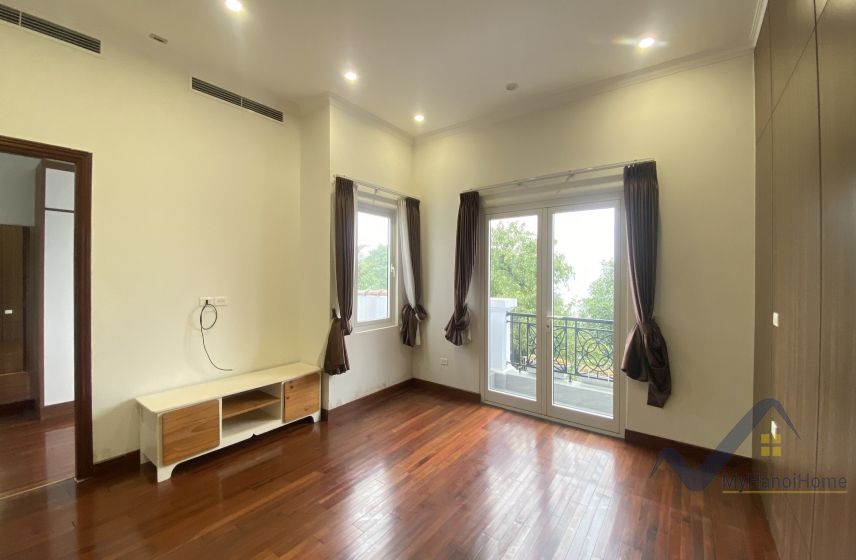 Thuê biệt thự Vinhomes Riverside song lập hoàn thiện full 18