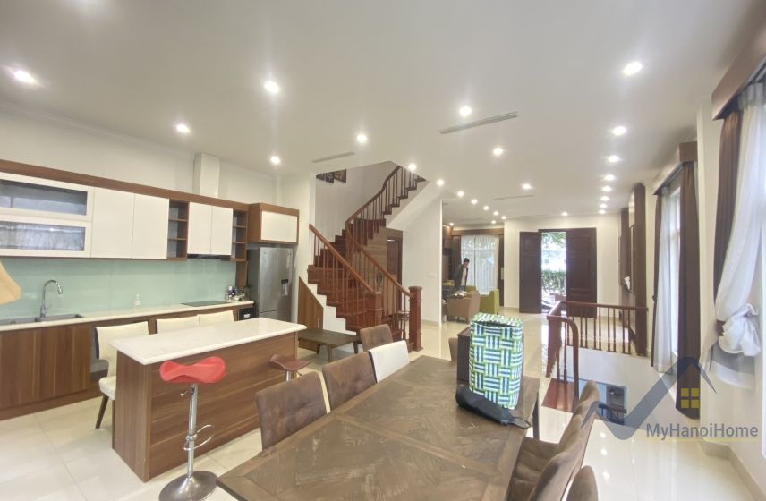 Thuê biệt thự Vinhomes Riverside song lập hoàn thiện full 4