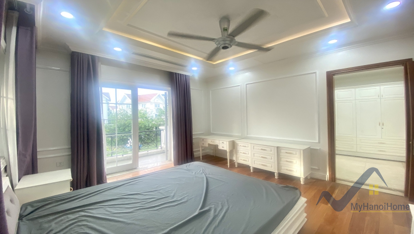 Thuê biệt thự Vinhomes Riverside song lập mới hoàn thiện 11
